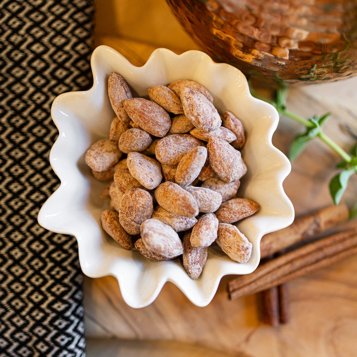 Cinnamon Almonds (16oz)